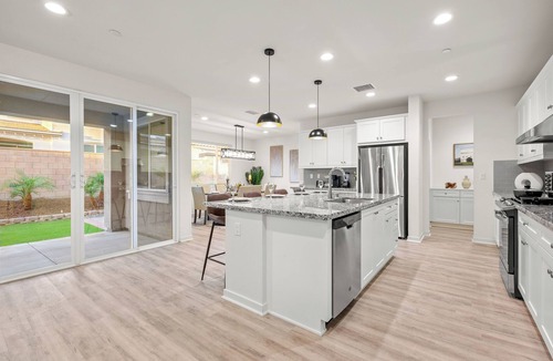 Ontario House | Stylish 6BR/8Beds/4 King Beds/3 TVs/Game Console