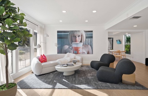 Beverly Glen Villa | Stylish and Sophisticated Beverly Hills Gem