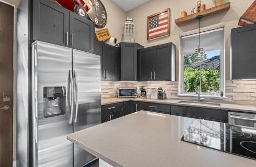 Sunnyside House | Stylish Church Conversion Walk to LoHi