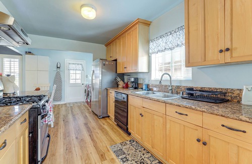 Compton House | Stylish Home Near SoFi Stadium, LAX & Long Beach