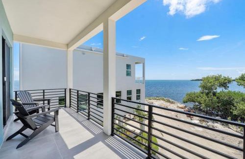 Paradise Point House | Stylish Oceanview Getaway w Pool Hot Tub
