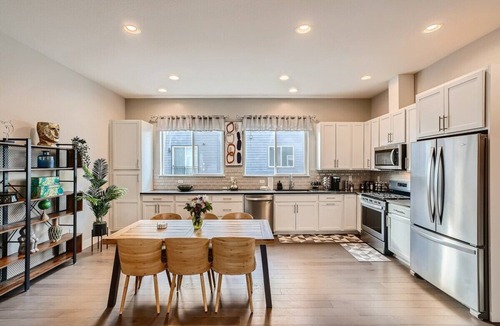 Bel Aire House | Stylish & Spacious Pet-Friendly Home 10 Mins to Downtown w/Garage & EV Charger!
