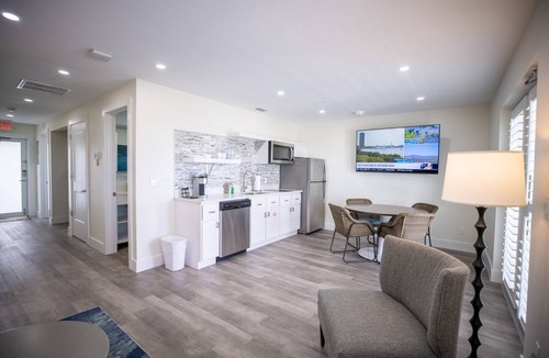 Sugarloaf Key Hotel | Sugarloaf Key Hotel at KOA Resort