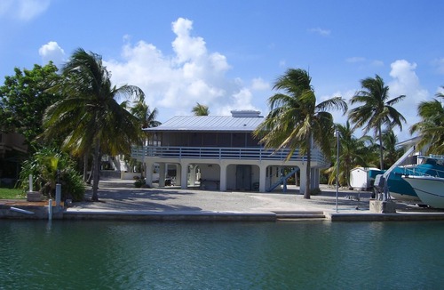 Sugarloaf Shores House | Sugarloaf Shores Wide Canal 3/3 Waterfront w/100 ft Seawall in Quite Community.