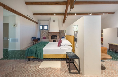 Castiglione della Pescaia House | Suite-Suite-Ensuite with bath and shower-Countryside view