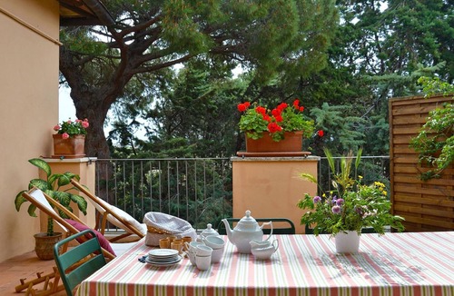 Pescia Romana Apartment | Sunny apartment with terrace, pool and PRIVATE ACCESS TO THE BEACH