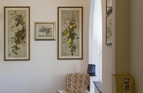 Lagaccio Apartment | Sunny apartment over the harbor