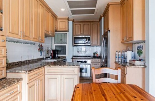 El Porto House | Sunny Beach Home, Walk to town