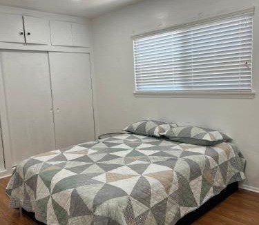 Pico Apartment | Sunny Franklin Place