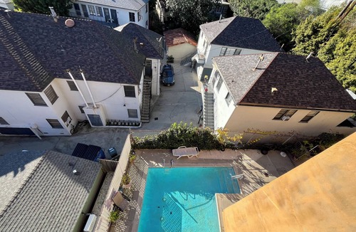 Los Feliz Apartment | Sunny, Furnished Silver Lake 1BR Mid-term rental, WFH ready, Utilities included
