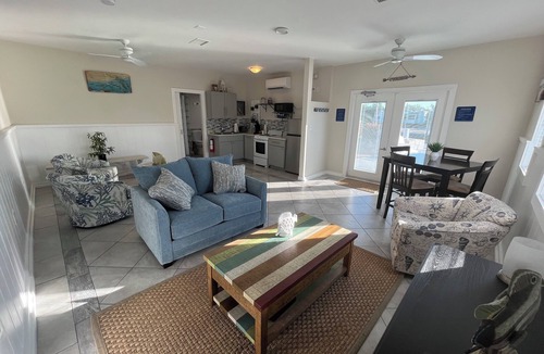 Marathon Resort | Sunset - 1 Bedroom/1 Bath Villa Sleeps 2 located at Safe Harbor Marathon Marina