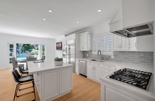 Hollywood Villa | Sunset Manor | Pool & Spa! by Colby & Conrad
