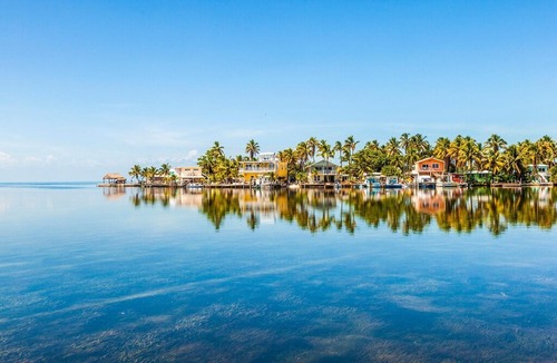 Marathon Villa | Sunset Villas - Affordable Open Waterfront Accommodations with Dockage & Ramp