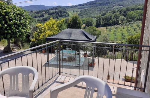 Cetona Apartment | Sunshine coast 46 apartment in the middle of the countryside