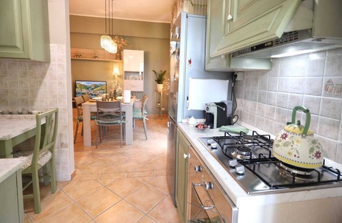 Cerri Apartment | Super Casetta Pratica con Parcheggio Privato