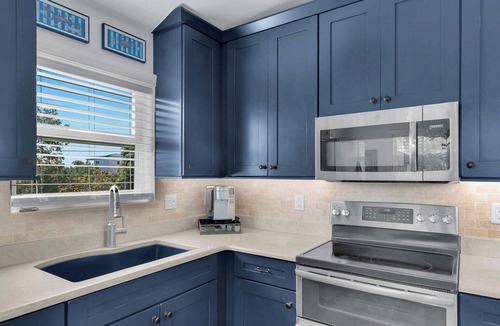 Breezeswept Beach Estates House | Super Cute, Well Maintained 2BR Canal Home in Ramrod Key - Great Boating Access!