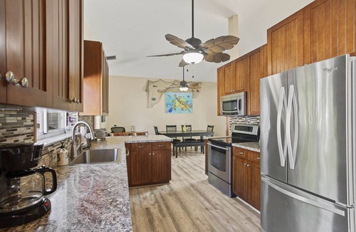Tavernier House | Superb Keys home w/heated pool, jacuzzi, fast wifi & more!