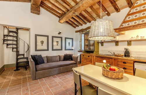 Monterosso Apartment | Superior Apartment The Black Mulberry Tree Apartment