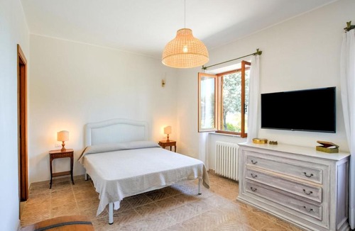 Ansedonia Villa | Swanky Villa in Ansedonia near Feniglia Beach