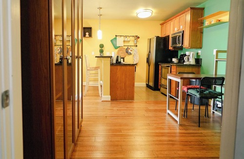 Westwood Apartment | Sweet Joyful Home with Pool & Gym-Steps from UCLA!