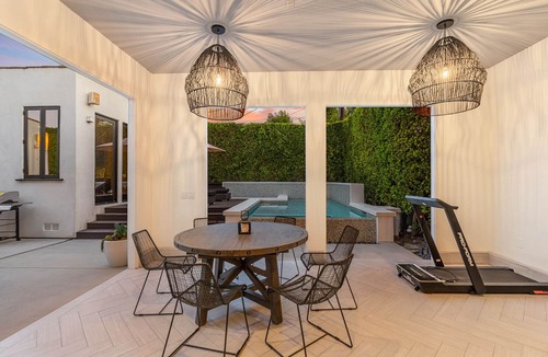 Beverly Grove Villa | SWEETZER VILLA - 3BDR LOCATION!!!