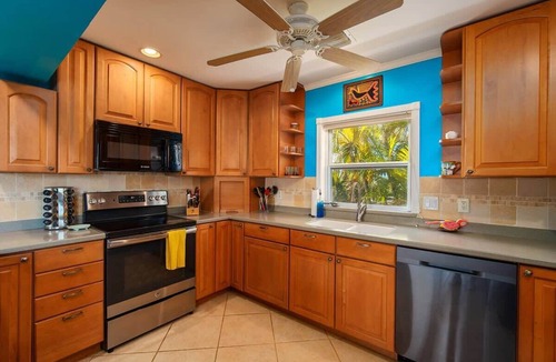 Whispering Pines House | Tarpon Tales | Fantastic boating, pet-friendly
