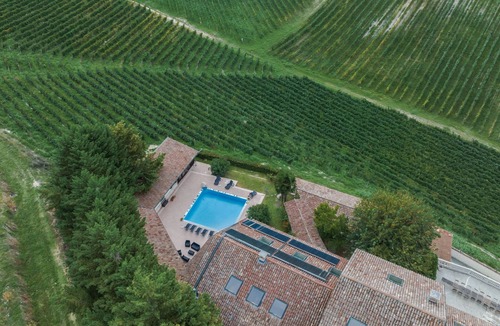 Castel Boglione House | Tenuta Cà dei Mandorli - Luxury Vineyard House