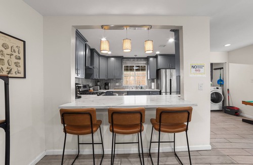 Estates at Canyon Crest House | TESLA/EV Charger KING BED CanyonCrest Neighborhood