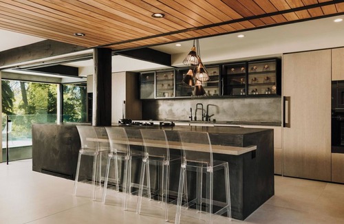 Pacific Palisades House | The Amalfi Glass Sanctuary – LA’ Riviera Coast