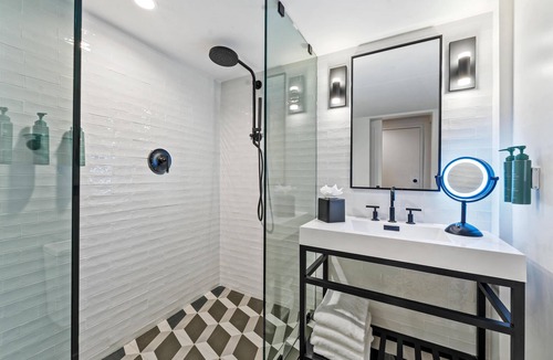 Inglewood Hotel | The Anthem Los Angeles Stadium District, Tapestry by Hilton