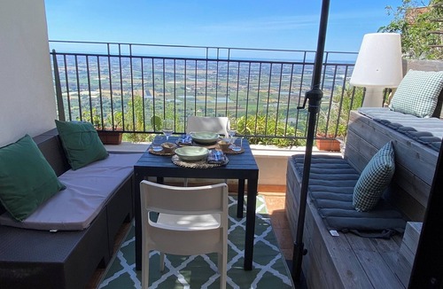 Norma Apartment | The Barn suite with outdoor living and breathtaking views