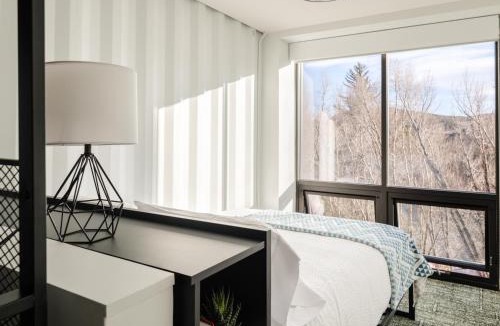 Silverthorne Hotel | The Block Hotel & Commons