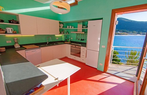 Scaglieri Villa | The Boat - On the sea in Scaglieri