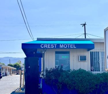 Corona Hotel | The Crest Motel