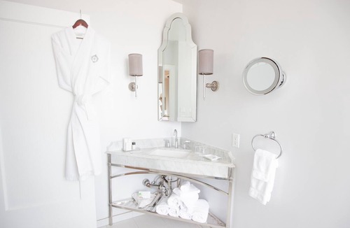 Downtown Culver City Hotel | The Culver Hotel