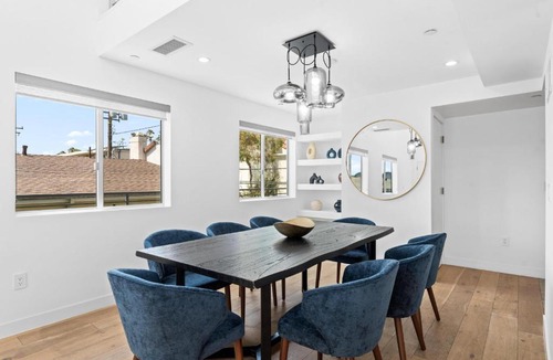 Wilshire Montana Apartment | The Diamond Dune Three floors Two Balconies BBQ
