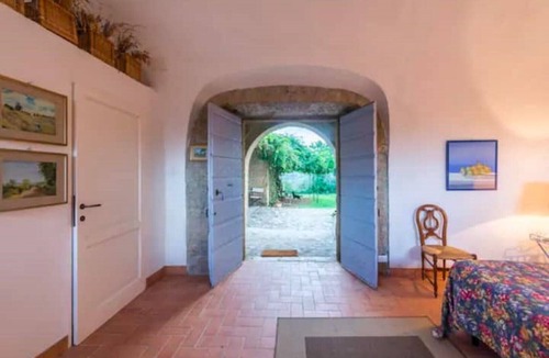 Farnese Apartment | The donkey farm in Borgo Rinascimento