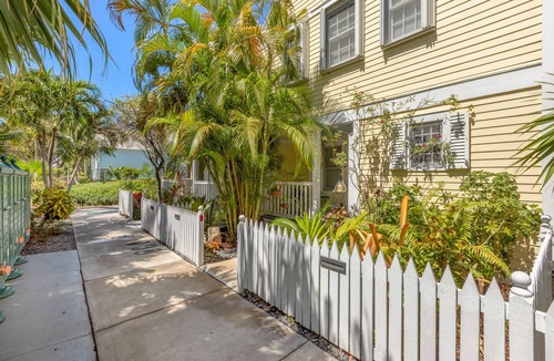 Truman Annex Condo | THE GOOD LIFE ~ Charming 2nd Floor 1 Bedroom, 1 Bath Truman Annex Condo!
