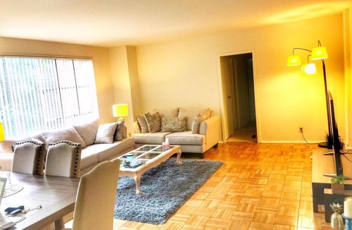La Brea Apartment | The Grove Luxury Apartment