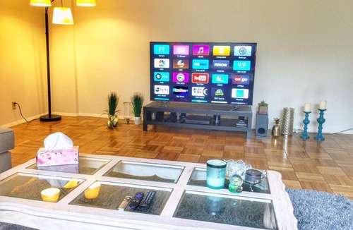 La Brea Apartment | The Grove Luxury Apartment
