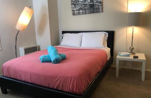 La Brea Apartment | The Grove Luxury Apartment