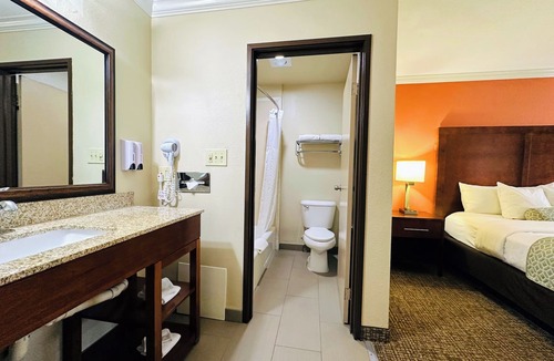 Eagle Rock Hotel | The Hills Inn Eagle Rock - Near Old Town Pasadena