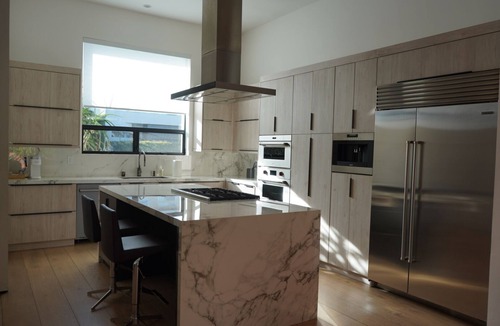 Fairfax District House | The Hollywood House Private Pool & Spa Modern Retreat.