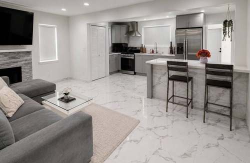 Hawthorne House | The LA Garden House Retreat