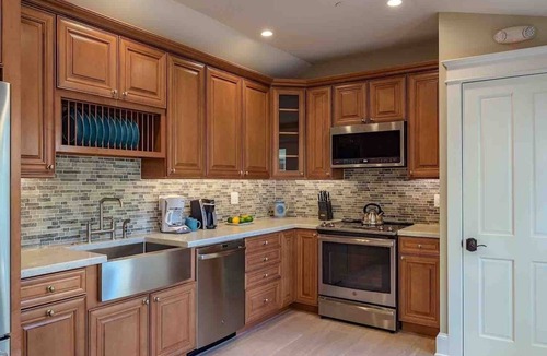 Historic Seaport House | *THE LIME & THE COCONUT @ OLD TOWN* 6BR/6BA Compound + LAST KEY SERVICES.