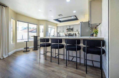 Moreno Valley House | The Manor - Spacious 4BR Home in Moreno Valley