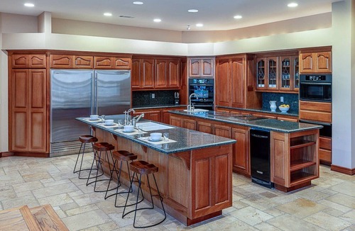 Murrieta House | The Oaktree Estate by Fieldtrip - 7 Acre Private Resort with Lake, Pool & Vineyard