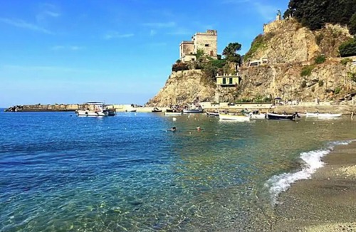 Santo Stefano di Magra Apartment | The Old Walls