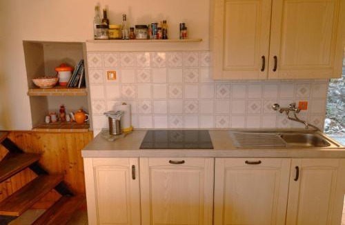 Marciaso Apartment | The orange house
