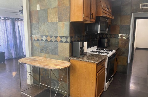 Gardena House | The Perfect Getaway! Beautiful home close to LAX and SoFi Stadium!